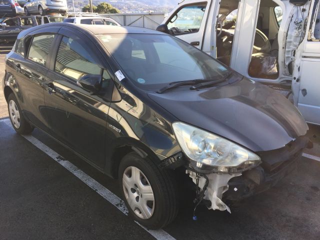 Toyota Aqua NHP10 2011-2015