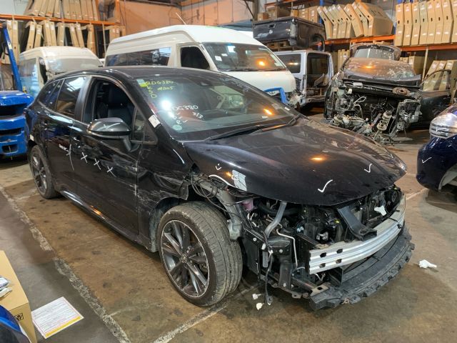 Toyota Corolla ZWE211